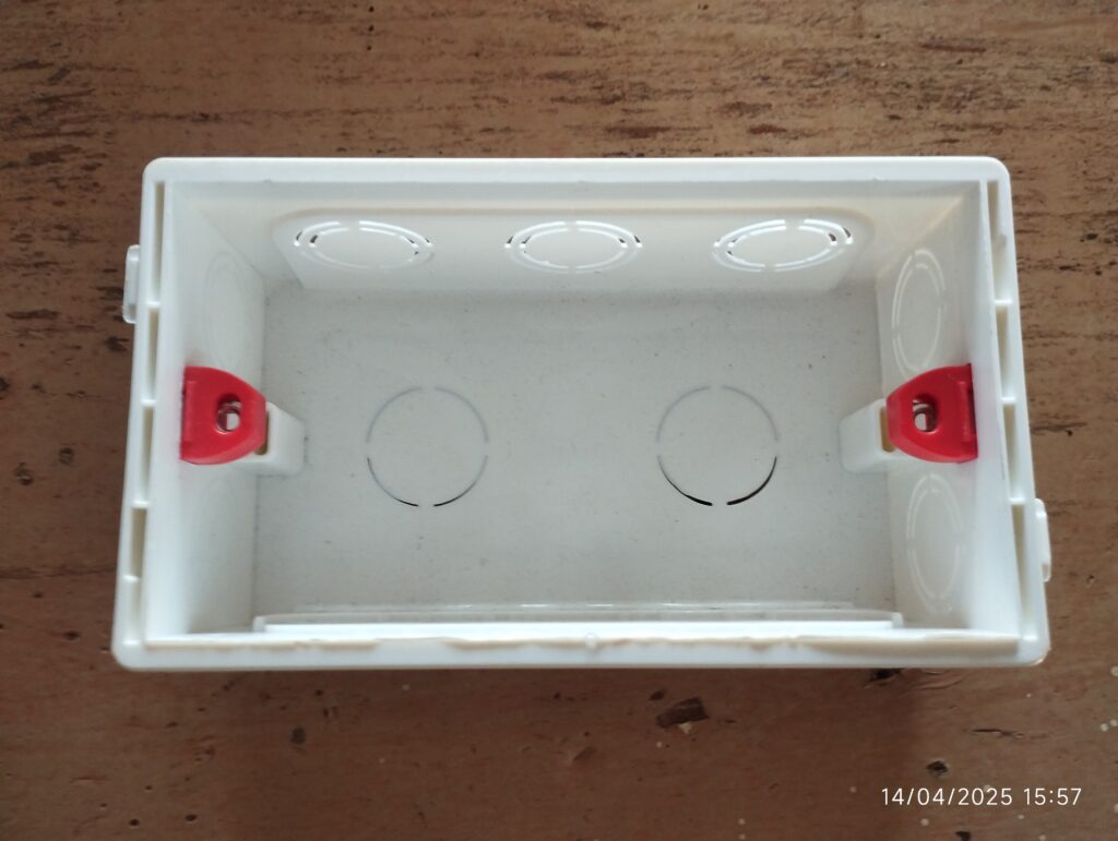 3/3 CONDUIT PLASTIC