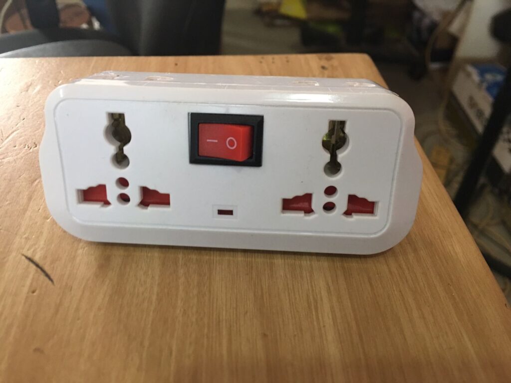 2 IN 1 MULTISOCKET